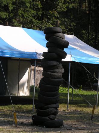 Däckkastning.